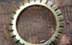 Шайба стопорная гайки задней ступицы мост MCP16 SITRAK 710W90801-0224